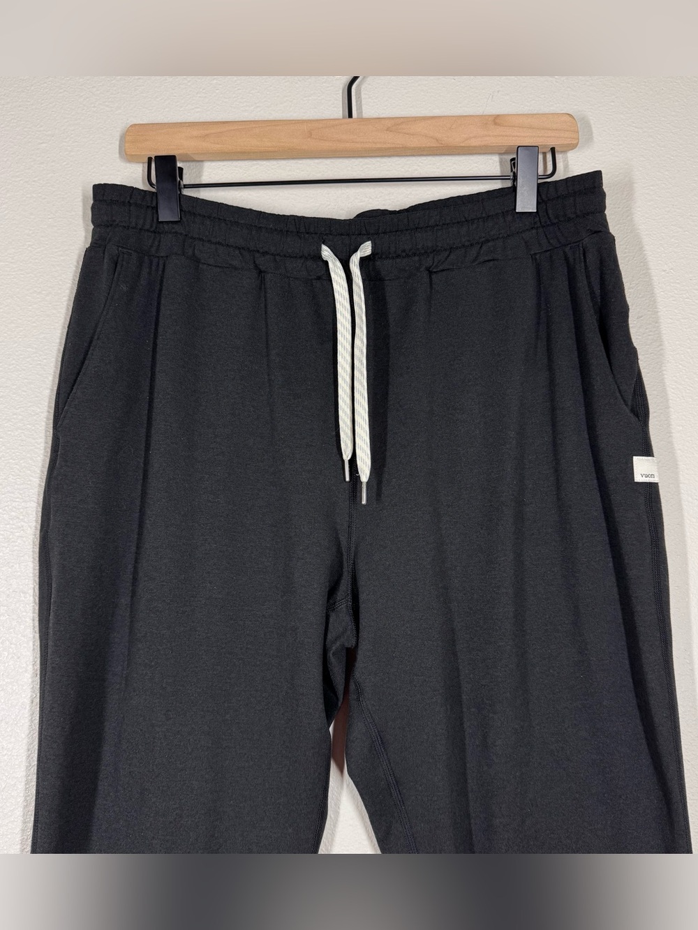 Vuori Performance Joggers Black Athletic Sweatpants Womens Size Large VW303 - Picture 2 of 8